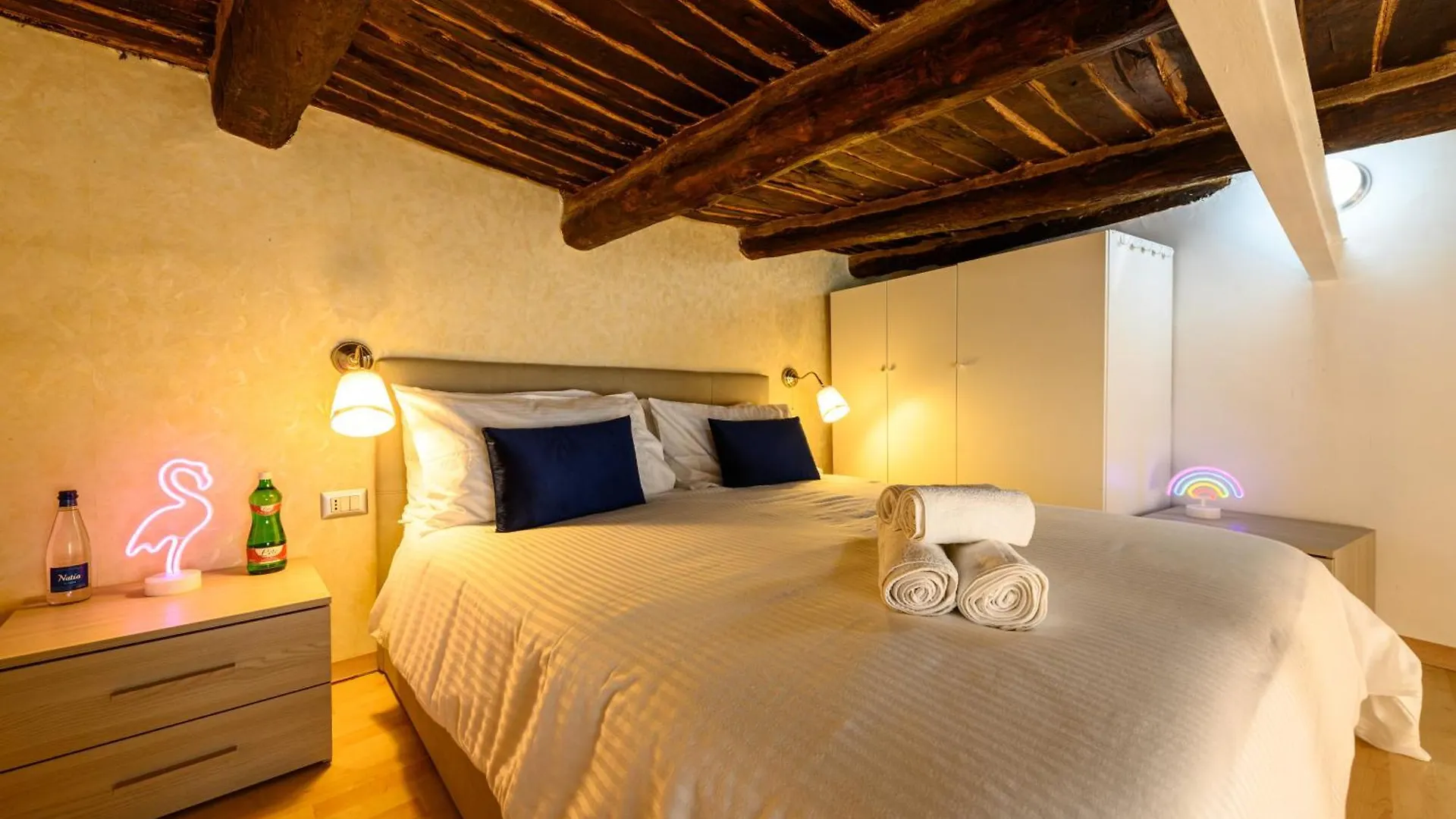 El Barrio In Bed Apartment Naples 0*,  Italy